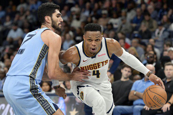 Ni el mejor Santi Aldama logra inquietar a los Nuggets, 110-122