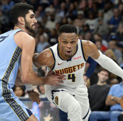 Ni el mejor Santi Aldama logra inquietar a los Nuggets, 110-122