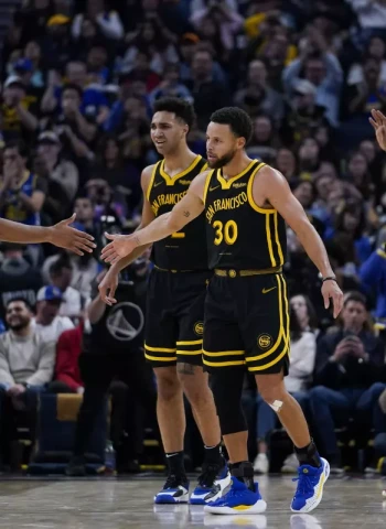 Curry le lleva el pulso a un Poole de vuelta al Chase Center