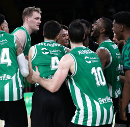 Balón de oxígeno de un Coosur Betis cargado de fe (79-69)