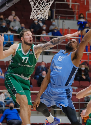 El Zenit se lleva un disputado partido ante el Zalgiris (77-65)
