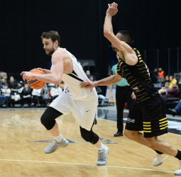 El Iberostar Tenerife encaja su primera derrota del curso en la Champions League (75-72)