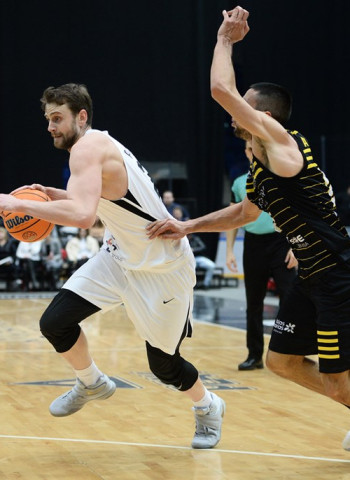 El Iberostar Tenerife encaja su primera derrota del curso en la Champions League (75-72)