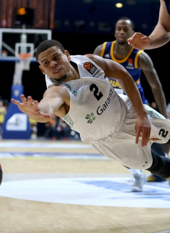 Ray McCallum apunta al Café Candelas Breogán
