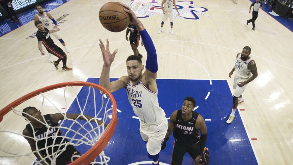 Los 76ers ganan con un Simmons a lo Magic, y Davis, Holiday & Mirotic, héroes de los Pelicans