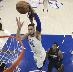 Los 76ers ganan con un Simmons a lo Magic, y Davis, Holiday & Mirotic, héroes de los Pelicans