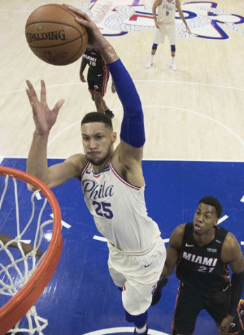 Los 76ers ganan con un Simmons a lo Magic, y Davis, Holiday & Mirotic, héroes de los Pelicans