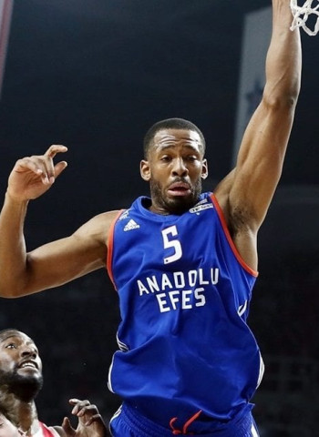 [1-2] El Anadolu Efes pone contra las cuerdas al Olympiacos (64-60)