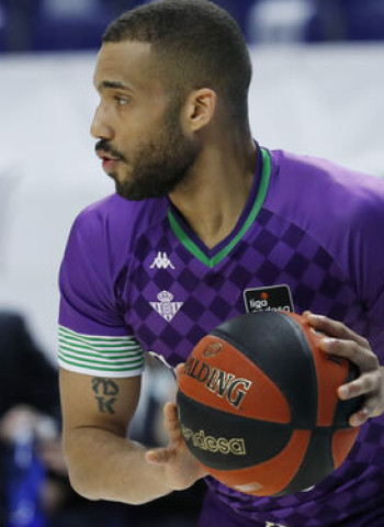 Mike Torres regresa al Coosur Betis tras su cesión en la NBA G-League