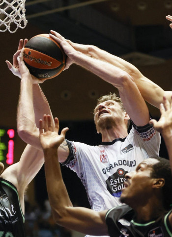 Al Monbus Obradoiro se le escapa el partido en los segundos finales (77-78)