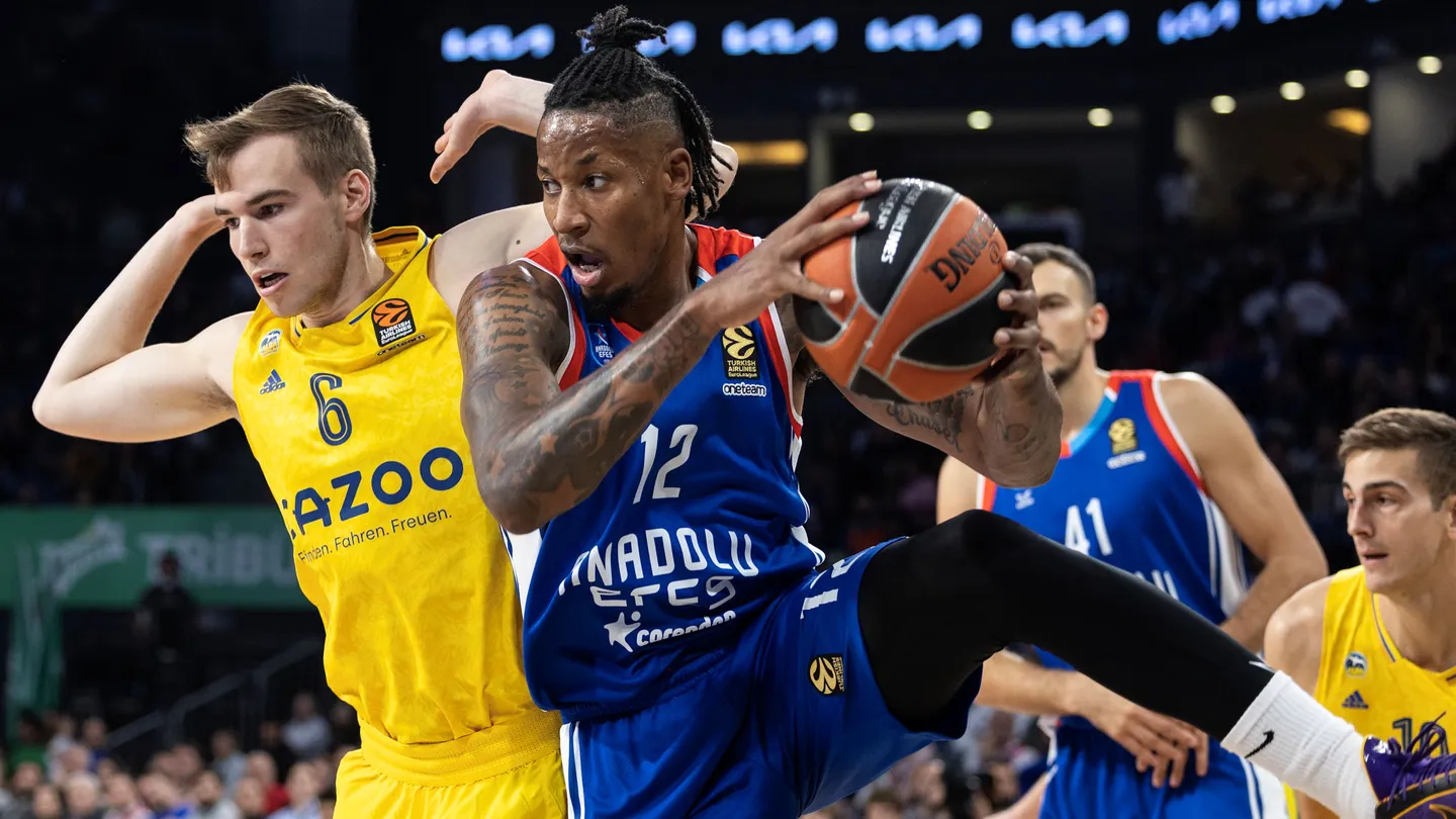 El Efes supera al ALBA en una carrera de fondo (78-74)
