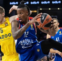 El Efes supera al ALBA en una carrera de fondo (78-74)