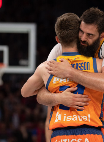 Valencia Basket gana la batalla física y fuerza el desempate (82-89)