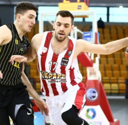 Vangelis Mantzaris abandona Olympiacos rumbo al Unics Kazan