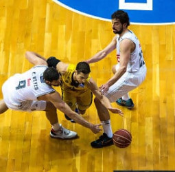 Iberostar Tenerife somete al Real Madrid a base de triples (93-84)