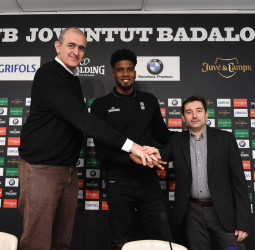 Shawn Dawson: "Estoy muy contento de seguir en la Penya, es mi casa"