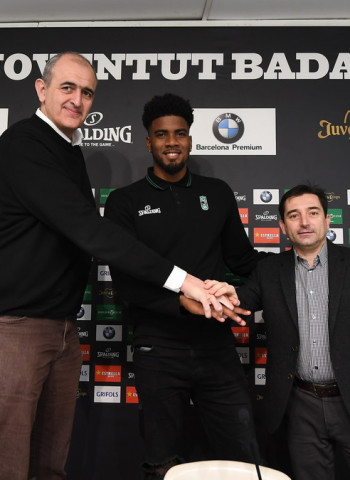 Shawn Dawson: "Estoy muy contento de seguir en la Penya, es mi casa"