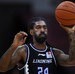 O.J. Mayo, cerca del Unics Kazan