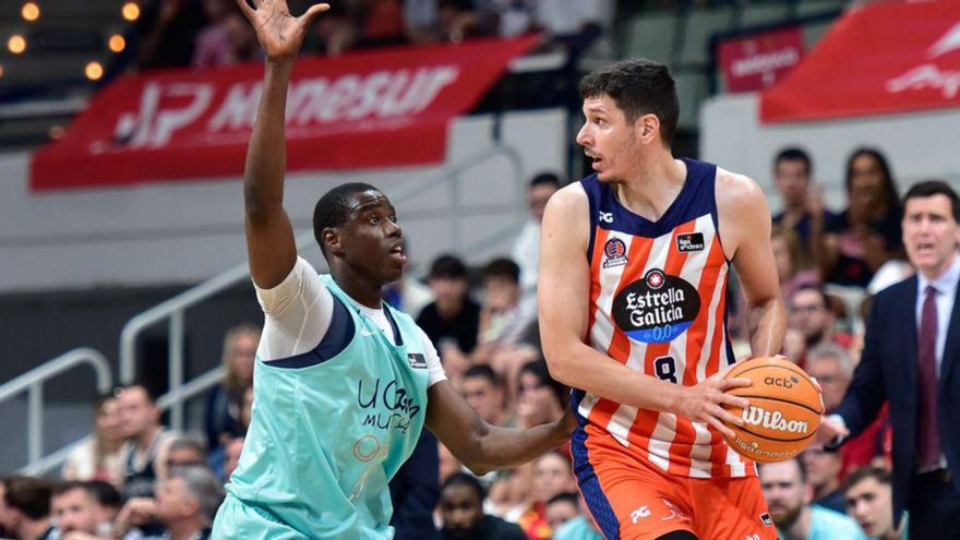 El Monbus Obradoiro 2025/26: 1×1 Goran Huskic