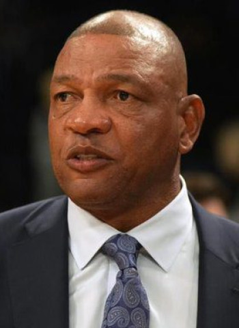 Doc Rivers, nuevo entrenador de los Milwaukee Bucks