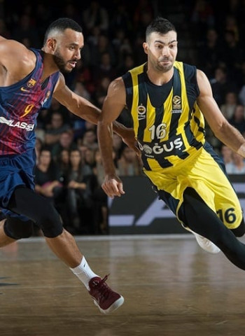 Sloukas marca el camino de la victoria de un serio y robusto Fenerbahce (68-83)