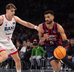 Howard lidera al Baskonia para superar a un combativo Manresa, 90-84