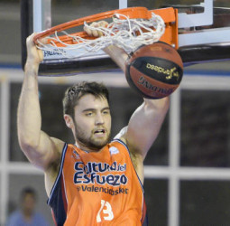 Mike Tobey, en el punto de mira del Barcelona