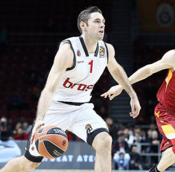 Fabien Causeur ya es oficialmente jugador del Real Madrid