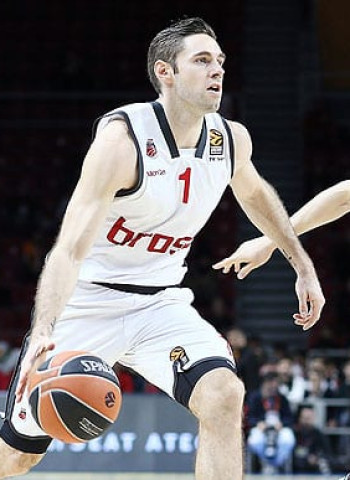 Fabien Causeur ya es oficialmente jugador del Real Madrid
