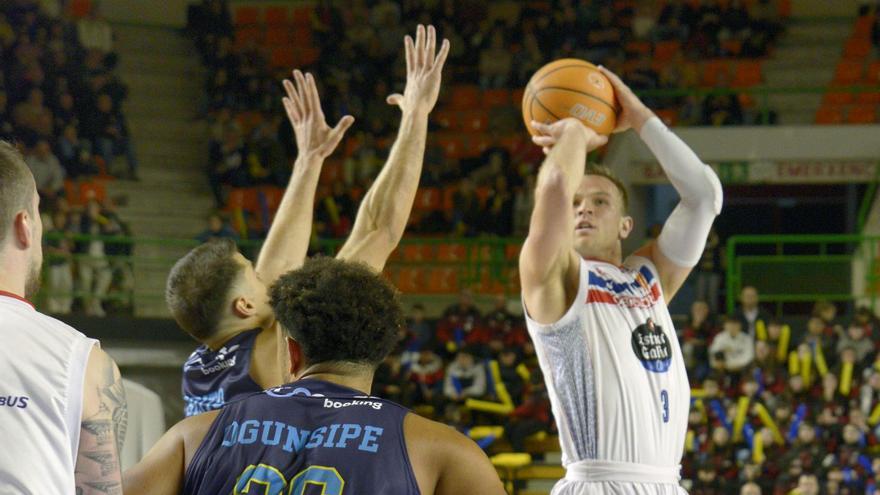 Monbus Obradoiro se impone en Ourense, 77-85