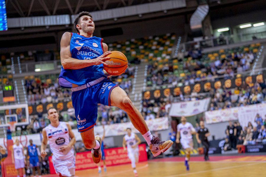 El San Pablo Burgos supera de forma clara al Obradoiro en la primera final de la Copa España, 69-97