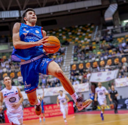 El San Pablo Burgos supera de forma clara al Obradoiro en la primera final de la Copa España, 69-97