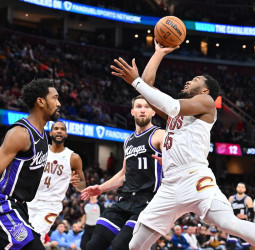 La noche NBA: Thunder cae ante los Lakers, y los Warriors ante los Rockets