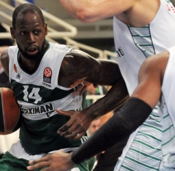 El Panathinaikos coge aire tras ganar un partido de alta tensión ante el Darussafaka (82-79)