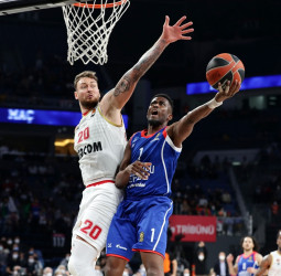 El Anadolu Efes coge carrerilla (98-77)