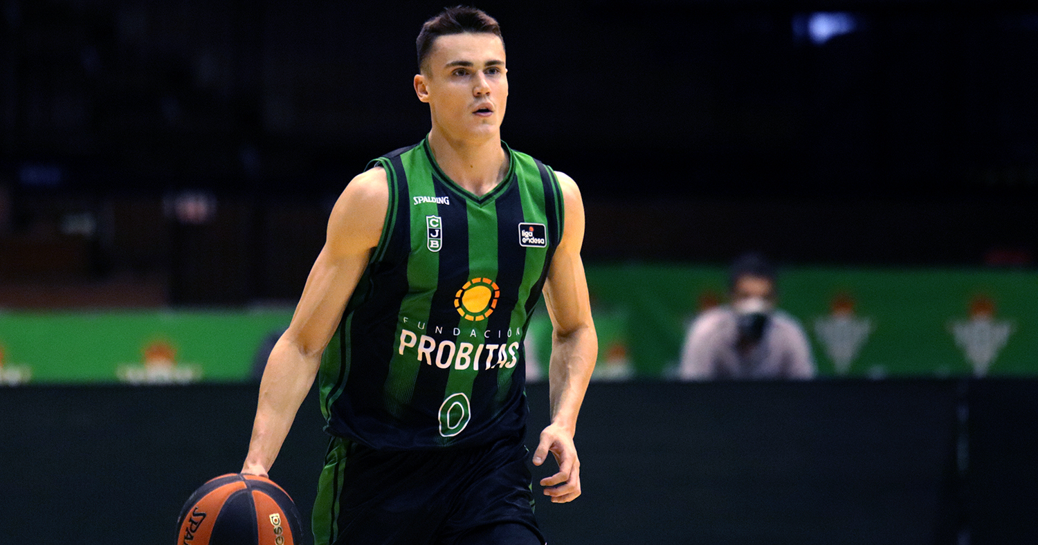 La Penya derrota al Coosur Real Betis (57-78) practicando un buen baloncesto y se coloca 2-0
