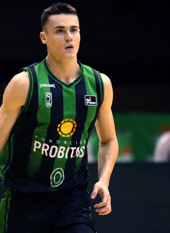 La Penya derrota al Coosur Real Betis (57-78) practicando un buen baloncesto y se coloca 2-0