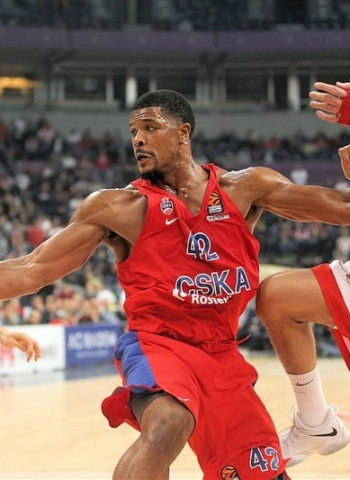 Kyle Hines, mejor defensor de la EuroLiga