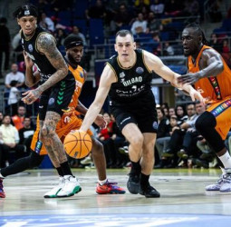 El Surne Bilbao se asegura el liderato de grupo, 60-92