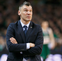 Jasikevicius confirma que el Barcelona no tendrá prisa por fichar un pívot
