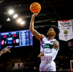 Triunfo en Estrasburgo para continuar invictos en el Round of 16 (70-79)