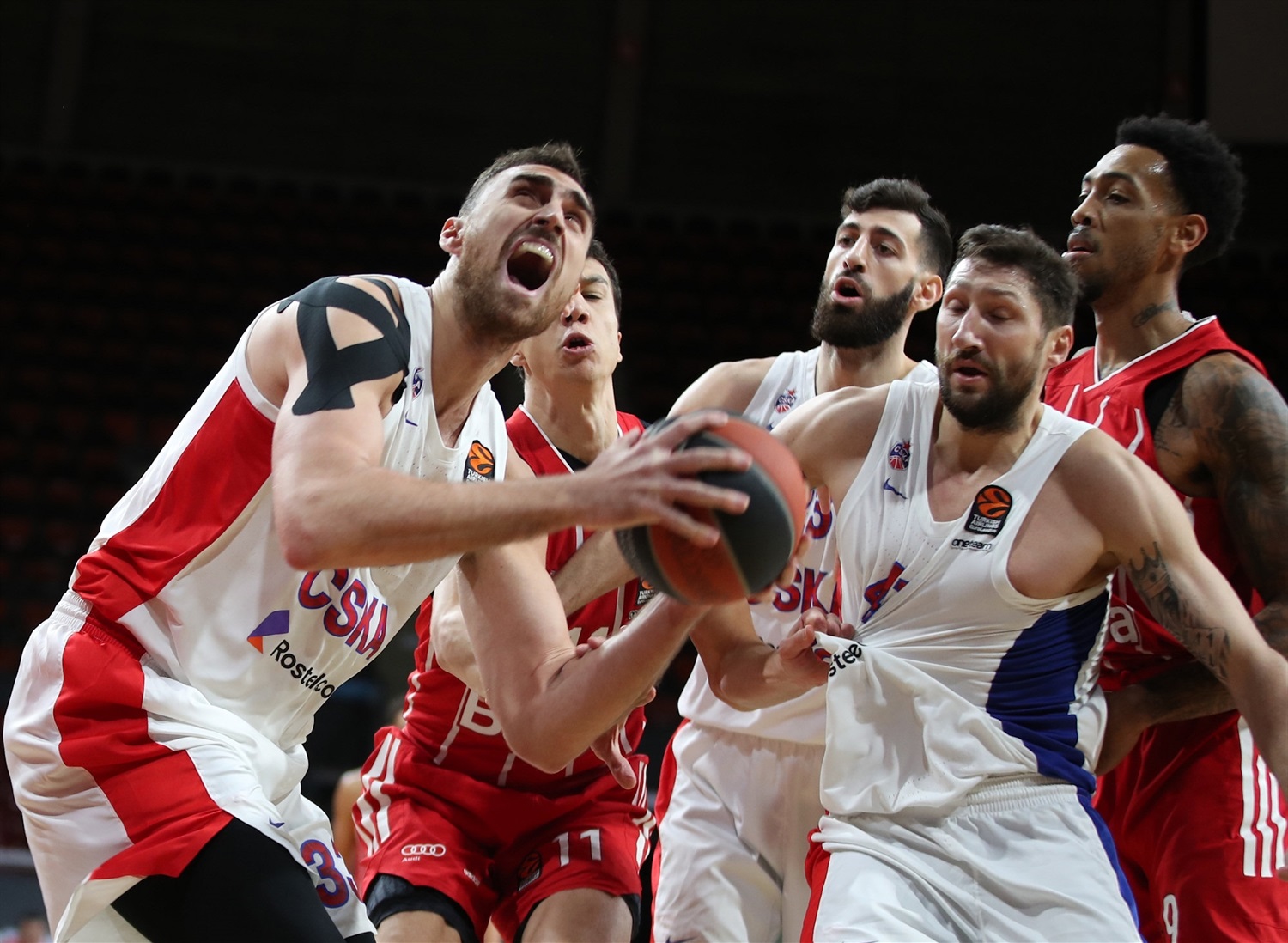 Solo al final el CSKA Moscú pudo superar al Bayern Munich (81-89)