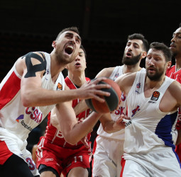 Solo al final el CSKA Moscú pudo superar al Bayern Munich (81-89)