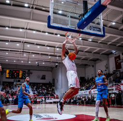 Unicaja se impone con autoridad al Aliaga Petkimspor, 56-108