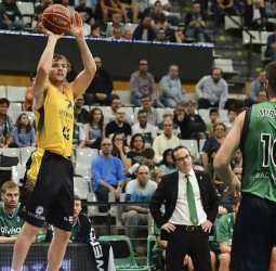 Iberostar Tenerife refrenda el liderato y un Joventut sin alma sigue preocupando (73-78)