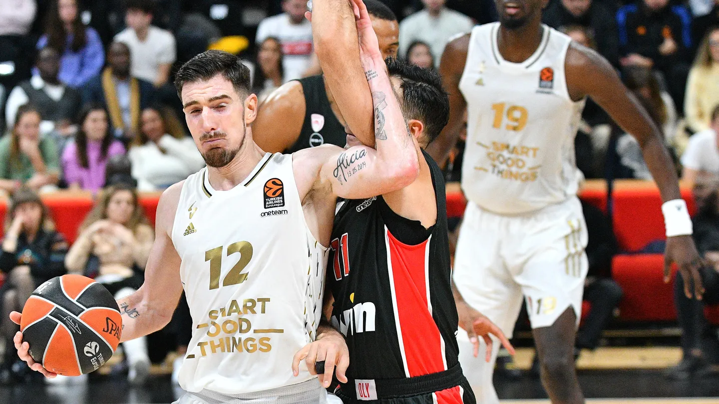 Un triple de Noua decanta la victoria ante el Olympiacos, 77-75