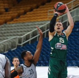 Nedovic niega su acuerdo de renovación con el Panathinaikos