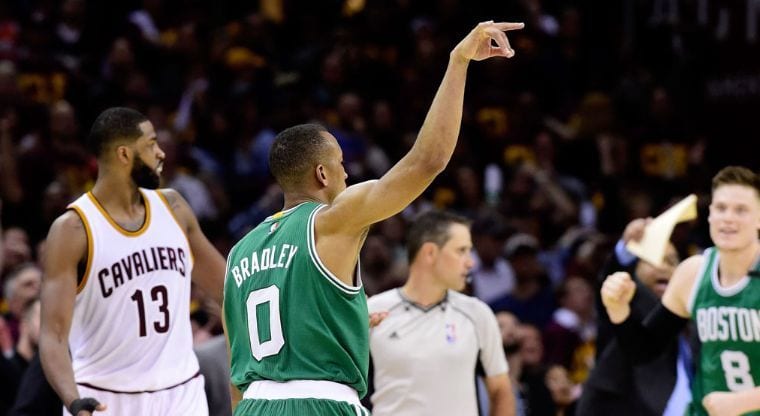 [1-2] El orgullo Celtics salta a escena (111-108)