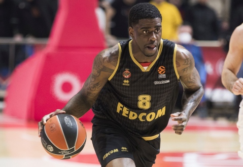 Dwayne Bacon, cerca del Anadolu Efes