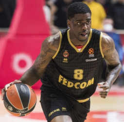 Dwayne Bacon, cerca del Anadolu Efes